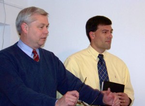 Dr. Carrruthers y Pastor Jaime